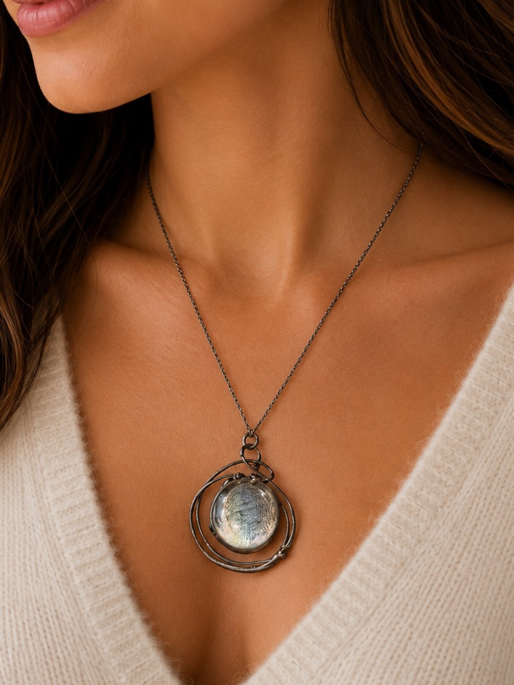 Elegant Silver Pendant Necklace